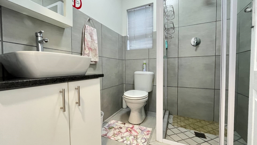 5 Bedroom Property for Sale in Dana Bay Western Cape